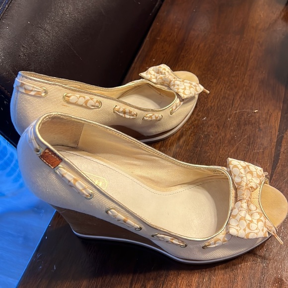 Used - Picture 3 of 4